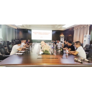 河南省辦公家具協(xié)會(huì)會(huì)長(zhǎng)張鋒一行到訪(fǎng)思進(jìn)家具集團(tuán)指導(dǎo)工作！